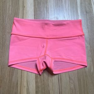 Lululemon Boogie Short size 6